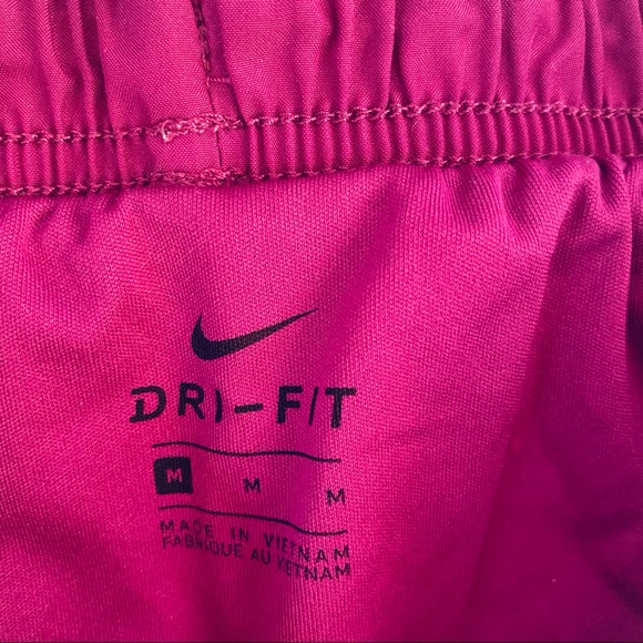 Nike Swoosh Size Medium Wine Purple Shorts w Linin - Picture 2 of 6